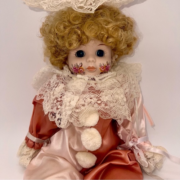 🥀 "Victorian Cat" Kingstate the Dollcrafter Porcelain Clown Doll - Picture 2 of 11